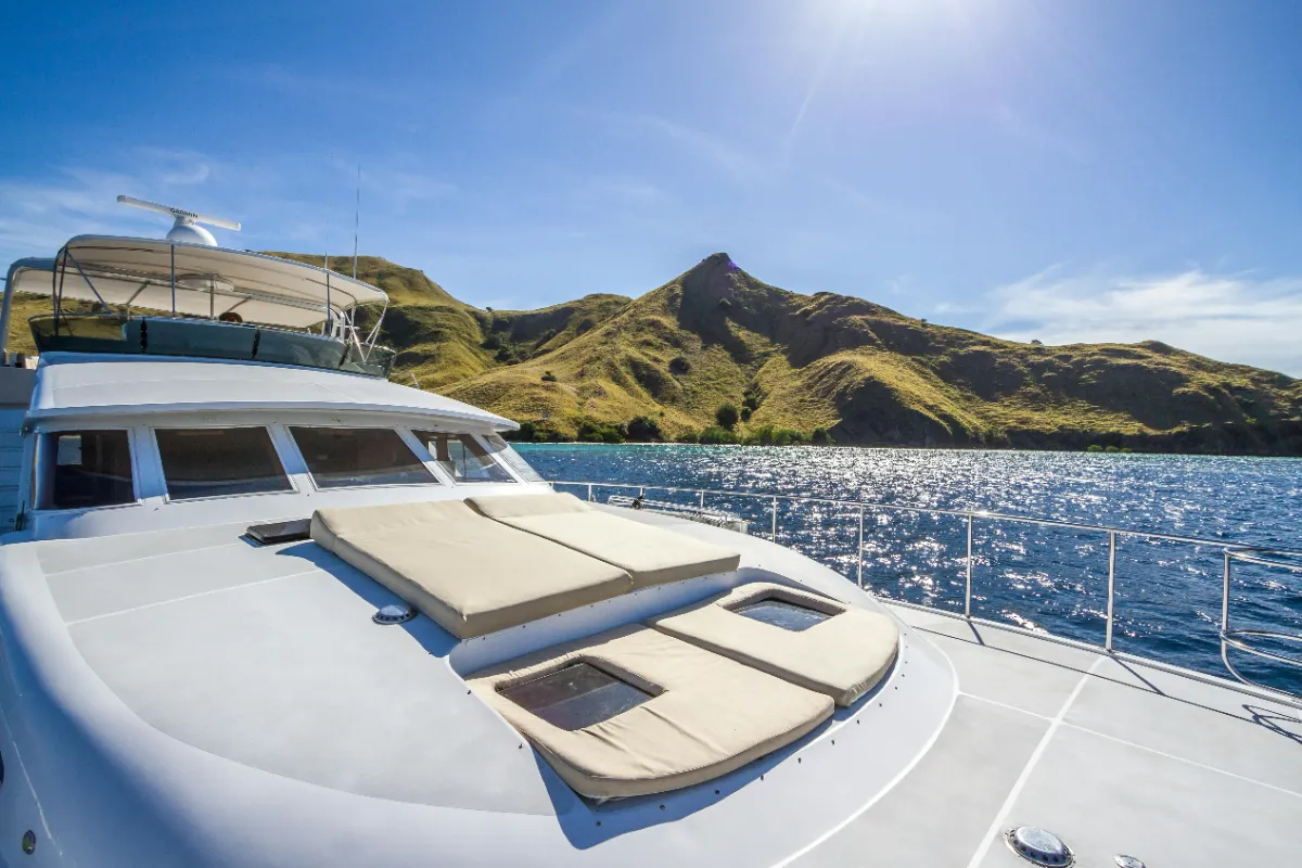 Motoryacht vs. Segelyacht: Welche sollten Sie kaufen?